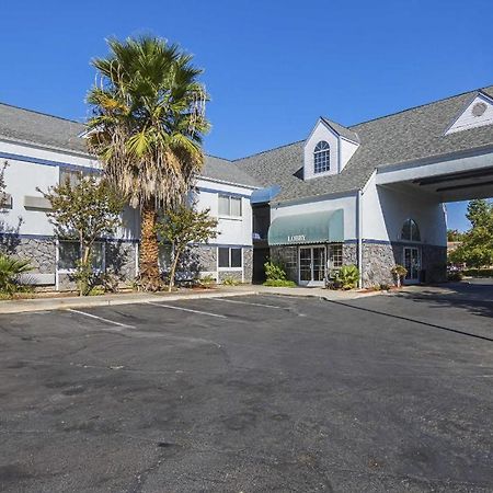 Quality Inn Fresno Yosemite Airport Bagian luar foto