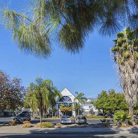 Quality Inn Fresno Yosemite Airport Bagian luar foto