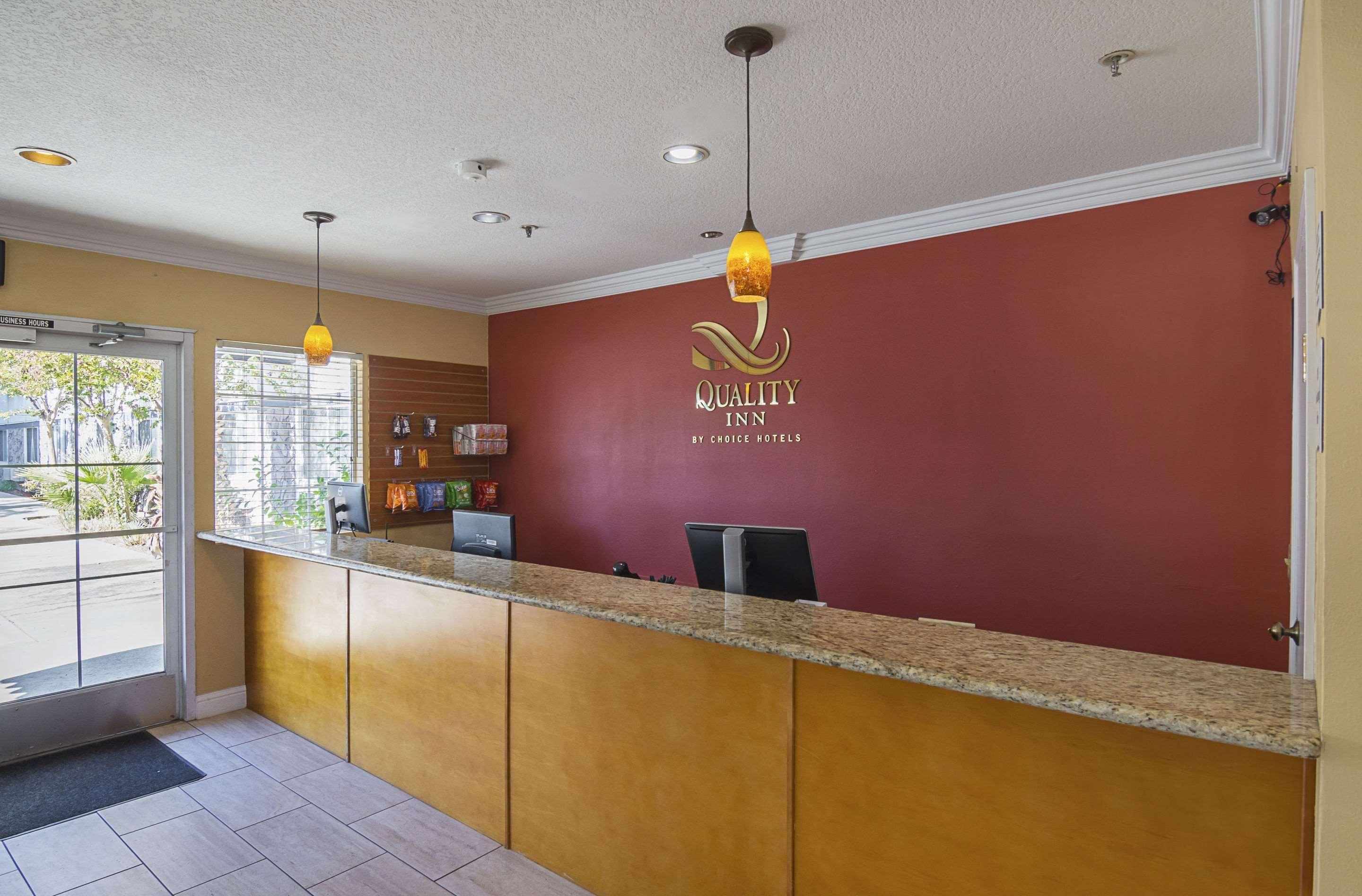 Quality Inn Fresno Yosemite Airport Bagian luar foto