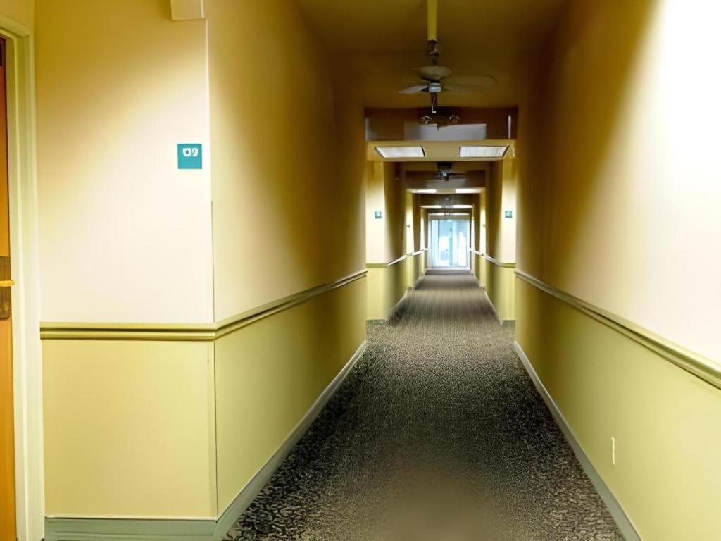 Quality Inn Fresno Yosemite Airport Bagian luar foto