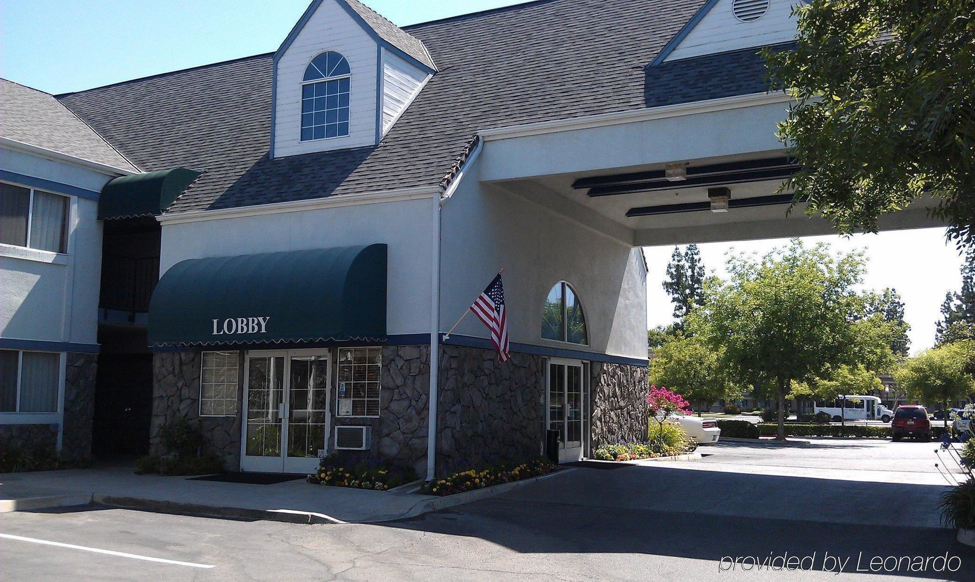 Quality Inn Fresno Yosemite Airport Bagian luar foto