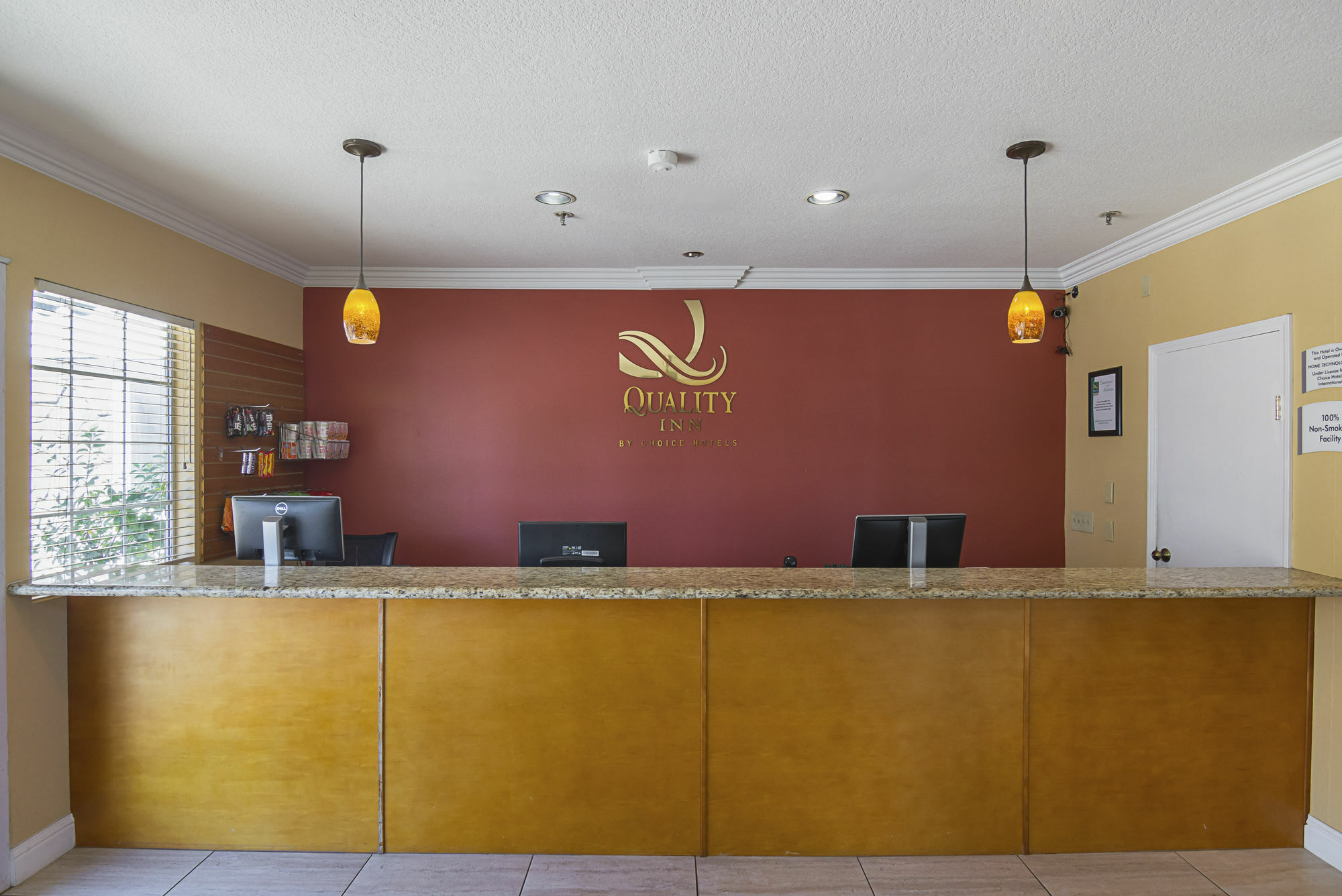Quality Inn Fresno Yosemite Airport Bagian luar foto