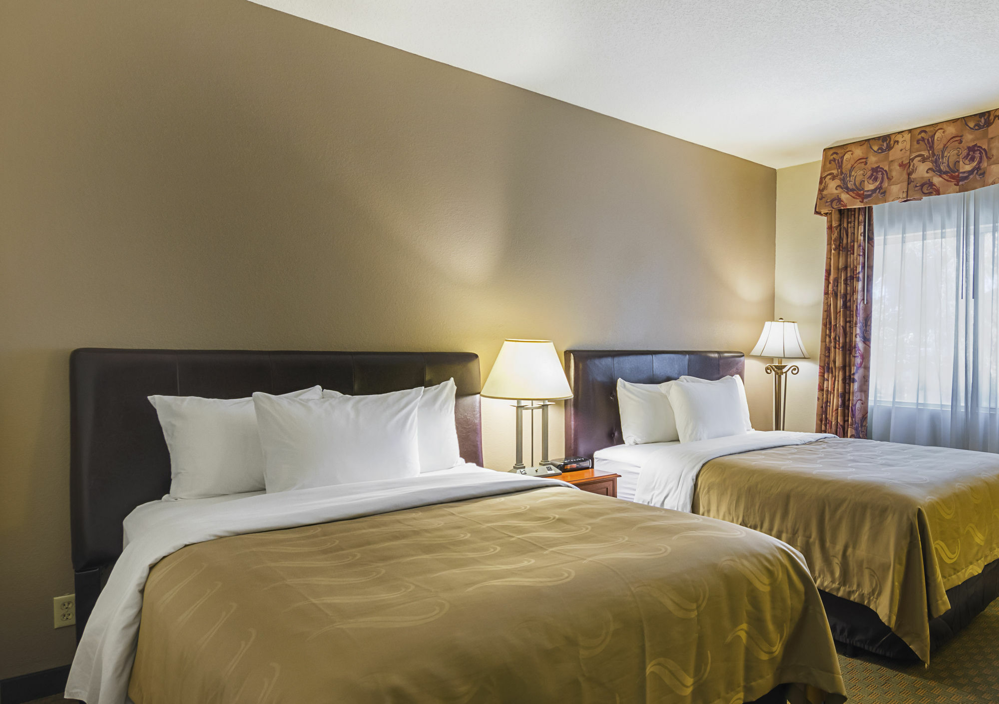 Quality Inn Fresno Yosemite Airport Bagian luar foto